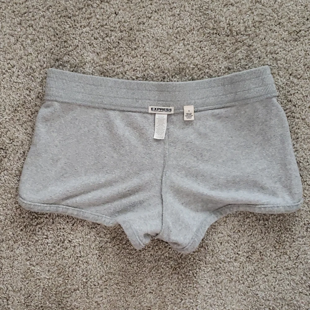 EXPRESS TERRYCLOTH SHORTS IN SIZE S - Picture 3 of 4